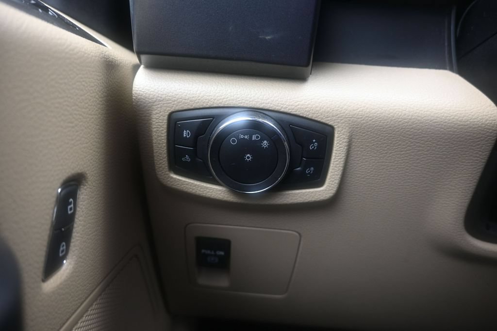 Certified 2018 Ford F150 XLT RWD image 23