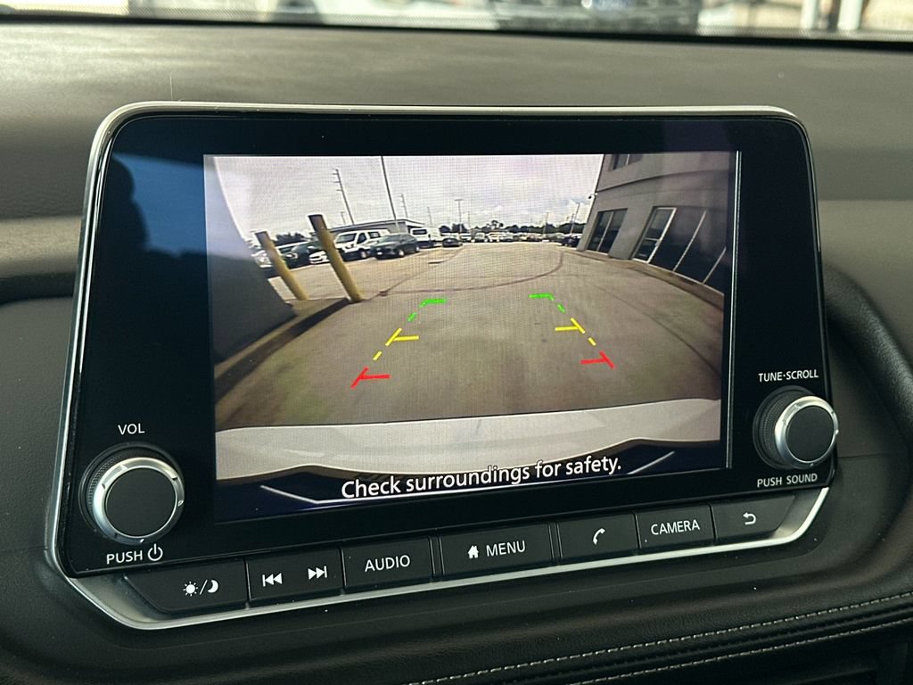 Used 2024 Nissan Rogue S FWD image 18