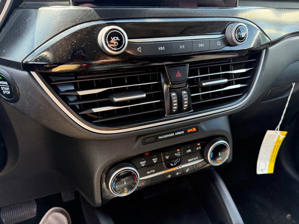Certified 2022 Ford Escape SEL w/ SEL Stealth AWD Package image 30