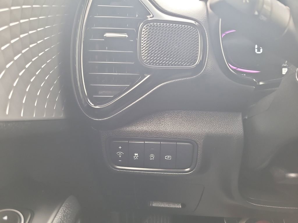 Used 2025 Kia Soul LX w/ LX Technology Package image 17