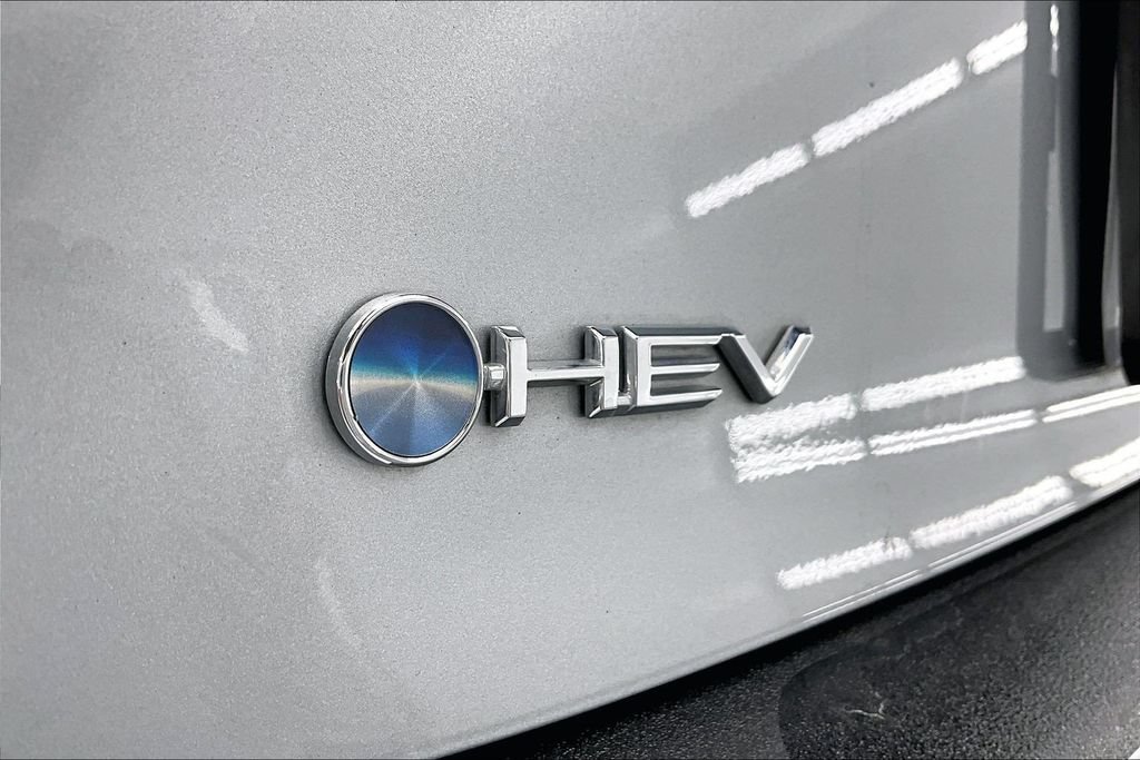 Used 2025 Toyota Camry LE w/ Convenience Package FWD image 8