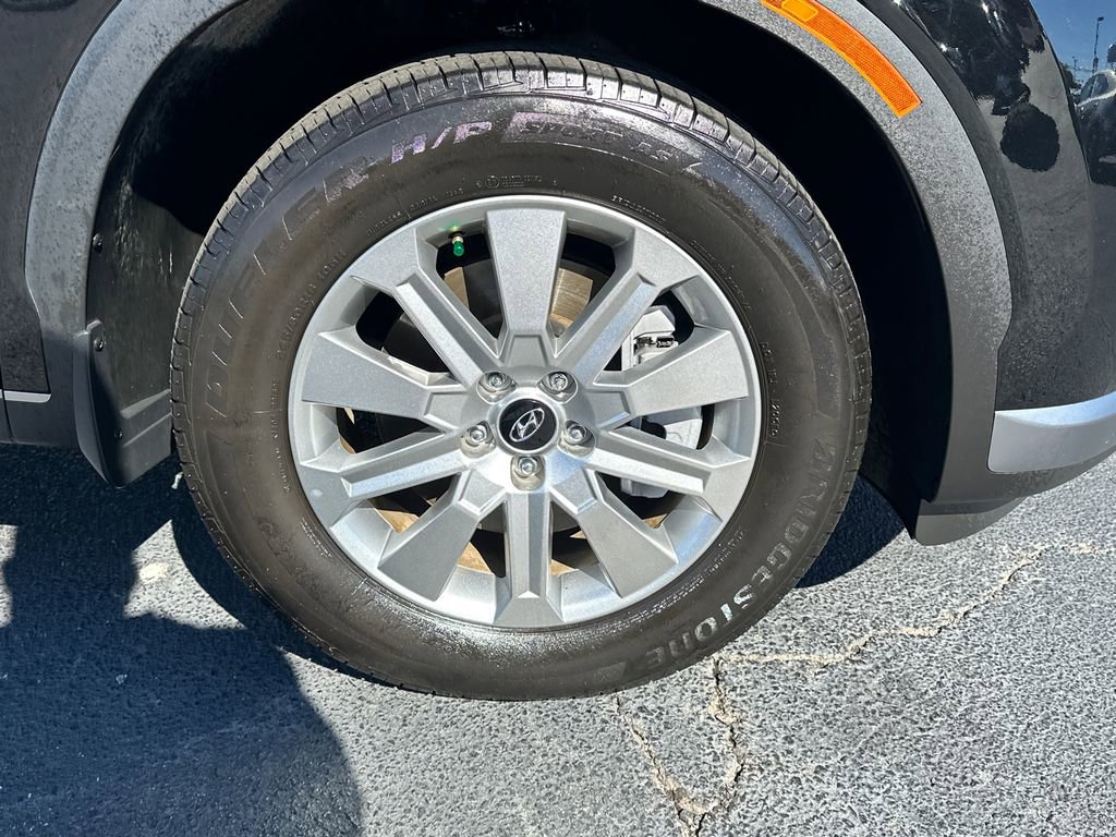 Used 2025 Hyundai Palisade SE FWD image 12
