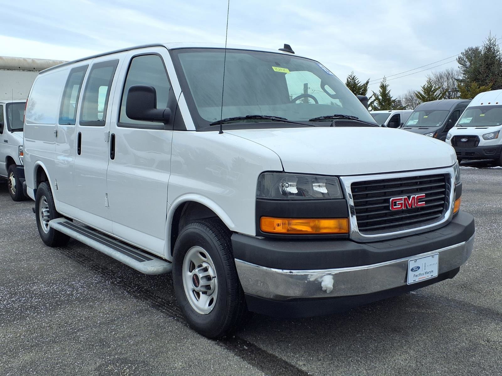Used 2024 GMC Savana 2500 w/ Driver Convenience Package image 7