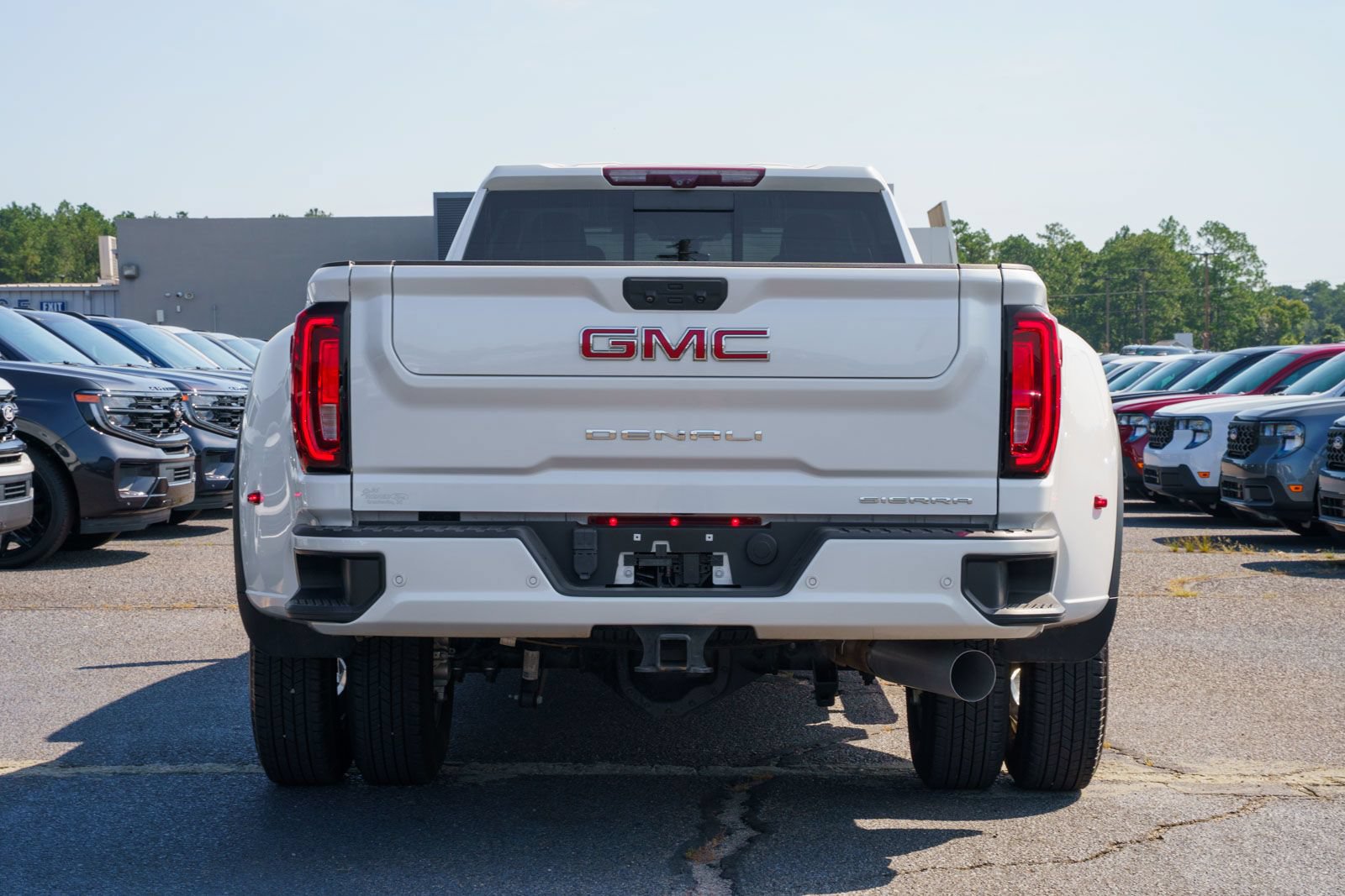 Used 2023 GMC Sierra 3500 Denali w/ Denali Ultimate Package AWD/4WD image 5