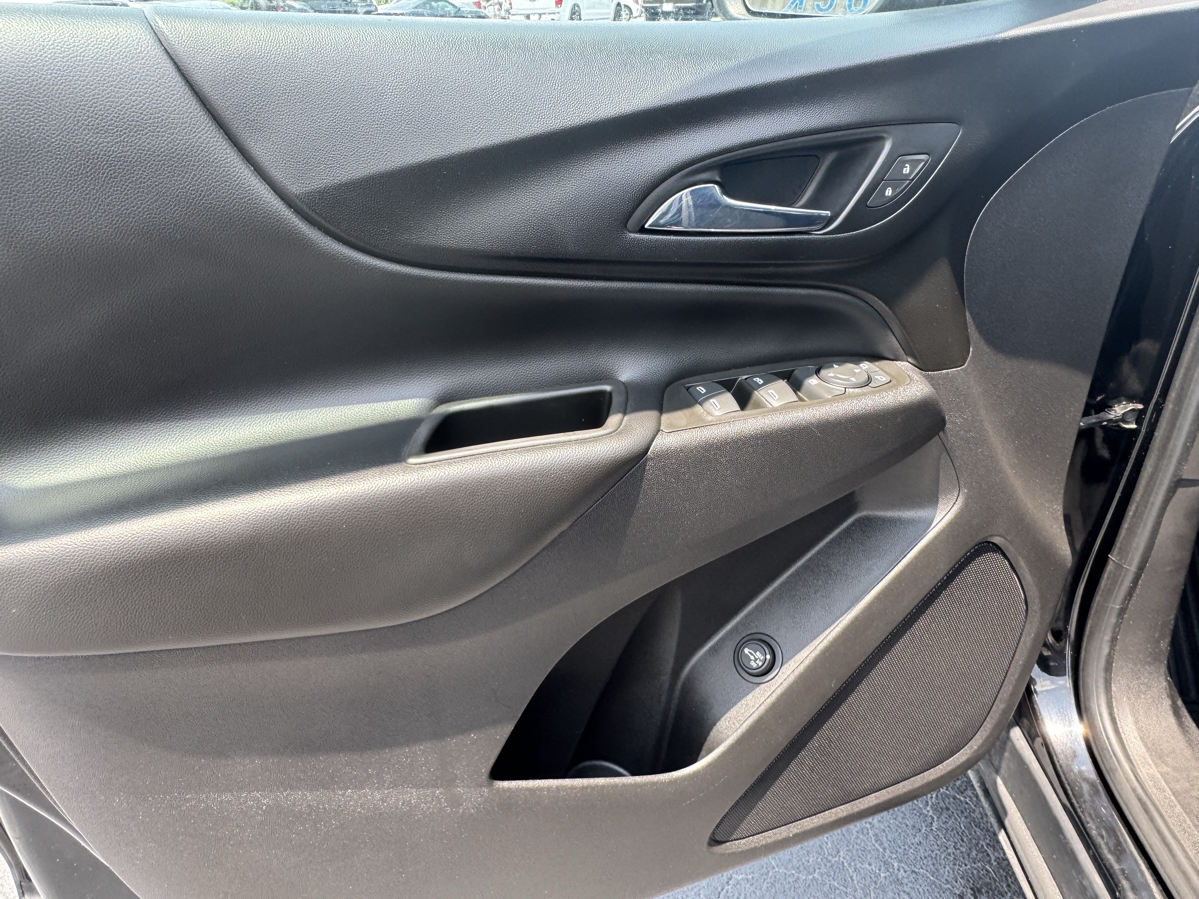 Used 2020 Chevrolet Equinox LT FWD image 11