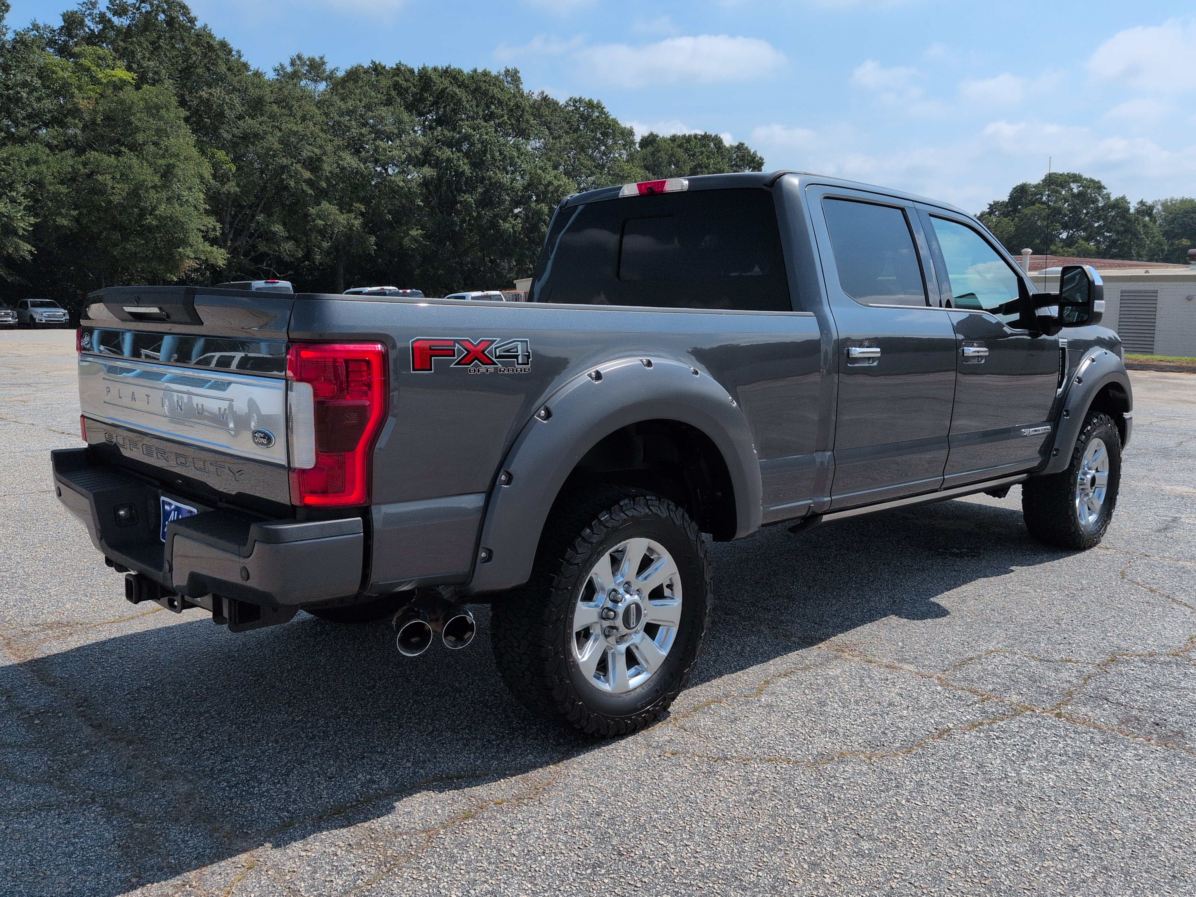 Certified 2018 Ford F250 Platinum w/ Platinum Ultimate Package AWD/4WD image 3