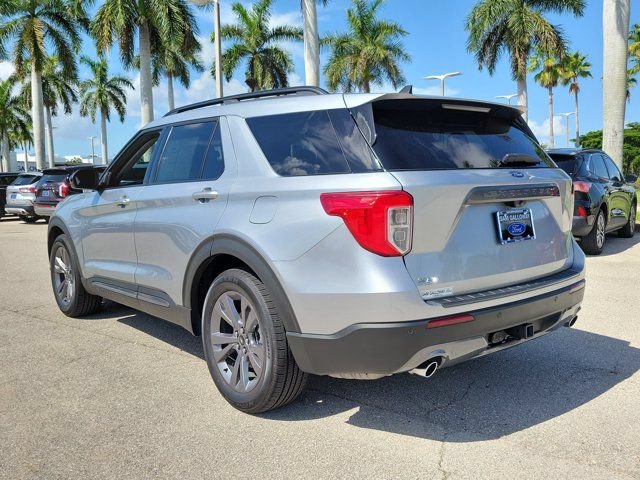 Certified 2023 Ford Explorer XLT w/ Equipment Group 202A RWD image 4