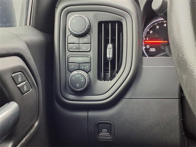 Used 2019 Chevrolet Silverado 1500 Custom w/ Custom Value Package image 22