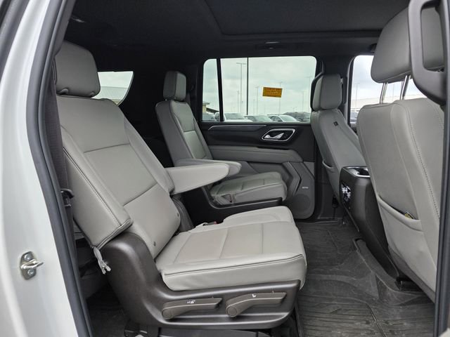 Used 2023 GMC Yukon XL SLT w/ SLT Premium Package RWD image 27