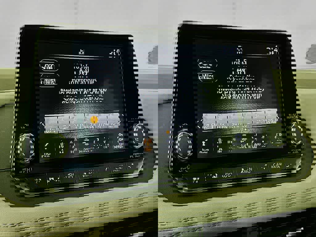 Used 2023 Nissan Rogue SV image 17