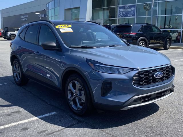Certified 2025 Ford Escape ST-Line w/ Tech Pack #1 FWD image 1