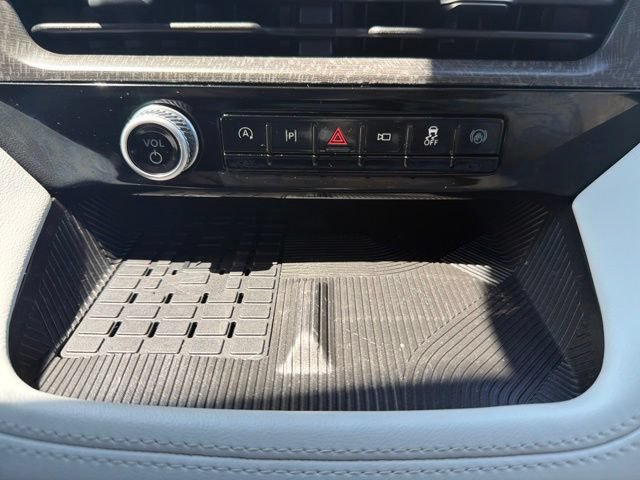 Certified 2025 Ford Explorer Platinum w/ Ultimate Package AWD/4WD image 21