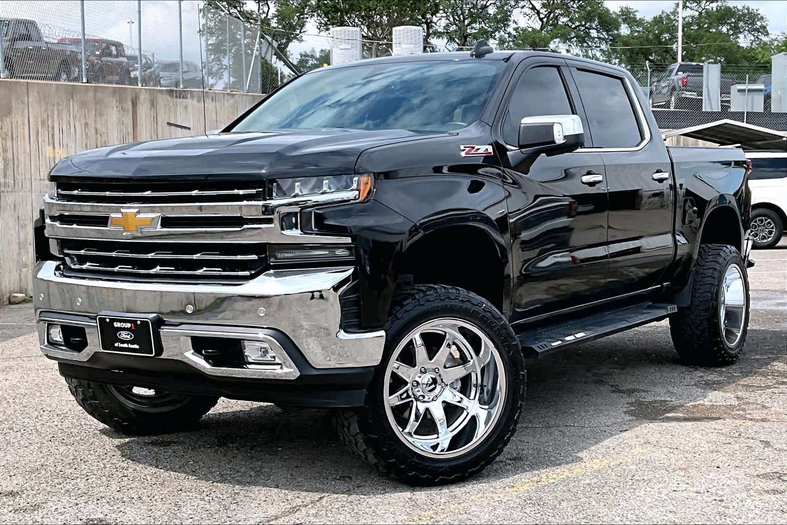 Used 2020 Chevrolet Silverado 1500 LTZ w/ LTZ Plus Package AWD/4WD image 39