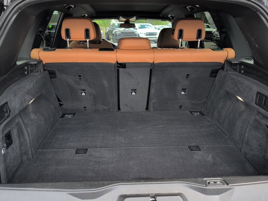 Used 2022 BMW X5 xDrive45e image 12