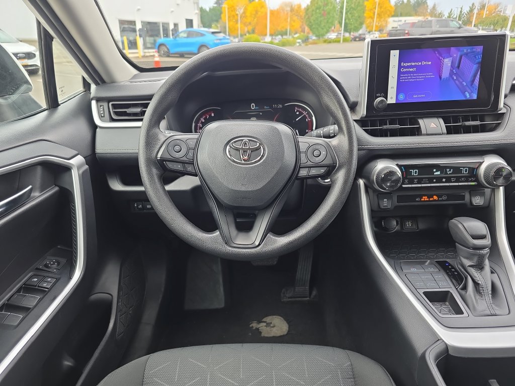 Used 2025 Toyota RAV4 XLE AWD/4WD image 8