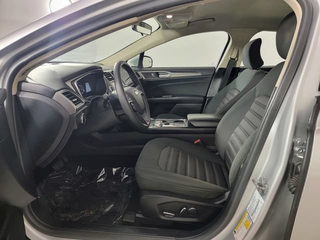 Certified 2017 Ford Fusion SE w/ Fusion SE Technology Package FWD image 14