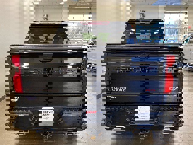 Used 2023 Chevrolet Silverado 1500 RST w/ Z71 Off-Road Package AWD/4WD image 3