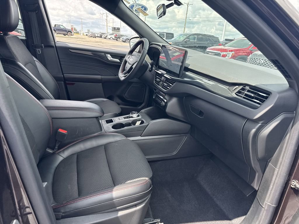 Certified 2023 Ford Escape ST-Line w/ Tech Pack #1 image 13