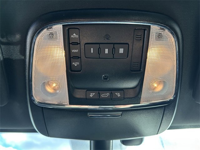 Used 2018 Jeep Grand Cherokee Limited image 28