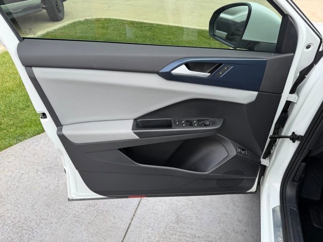 Used 2022 Volkswagen Taos SE FWD image 8