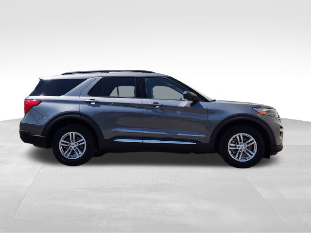 Certified 2023 Ford Explorer XLT w/ Equipment Group 202A AWD/4WD image 11