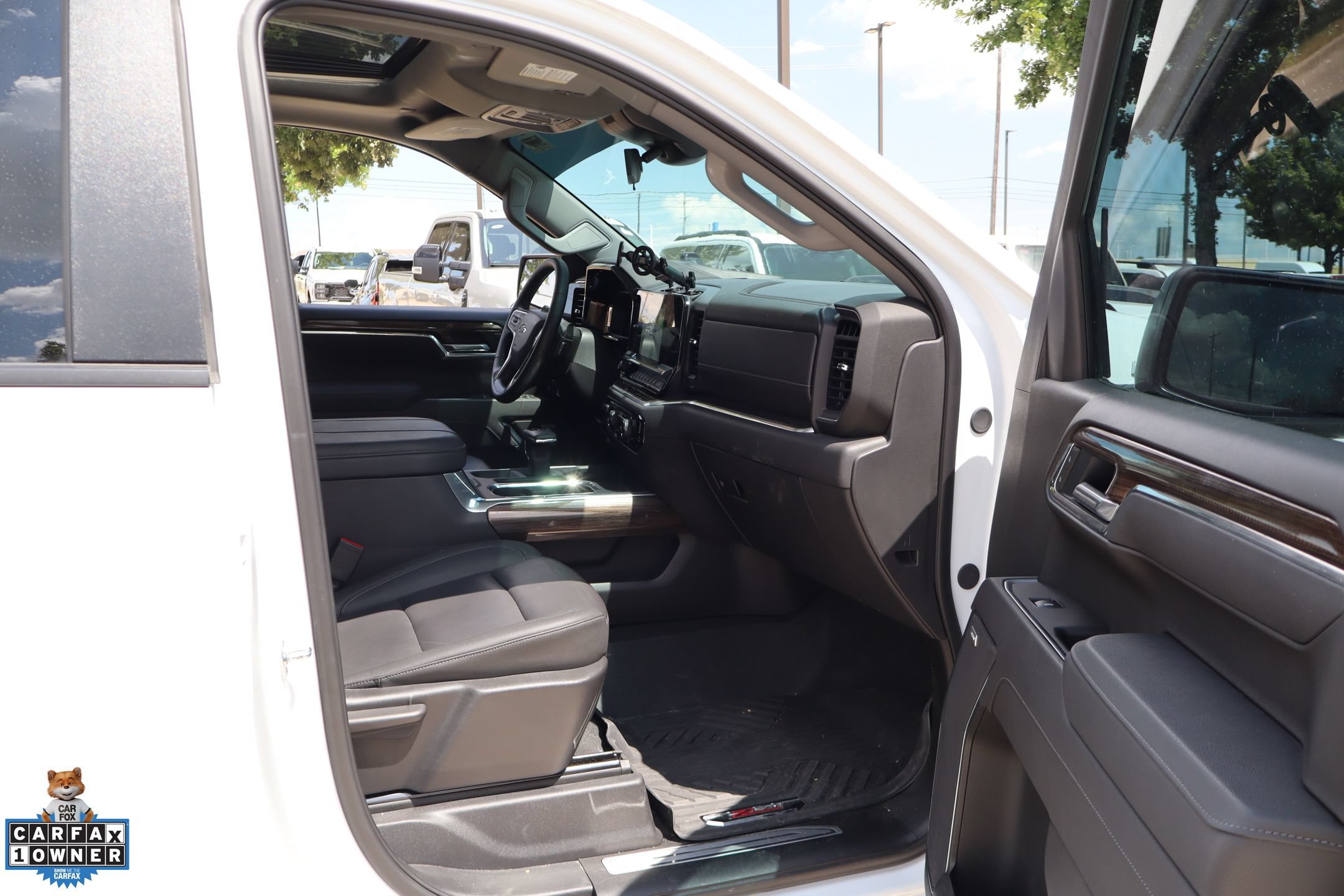 Used 2025 Chevrolet Silverado 1500 LT Trail Boss w/ LT Trail Boss Premium Package AWD/4WD image 30