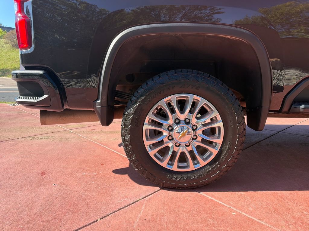 Used 2022 Chevrolet Silverado 2500 High Country w/ Technology Package AWD/4WD image 39