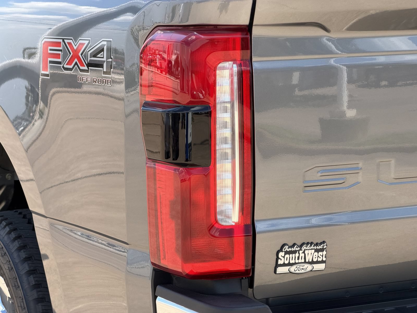 Certified 2024 Ford F250 Lariat w/ Lariat Ultimate Package AWD/4WD image 12