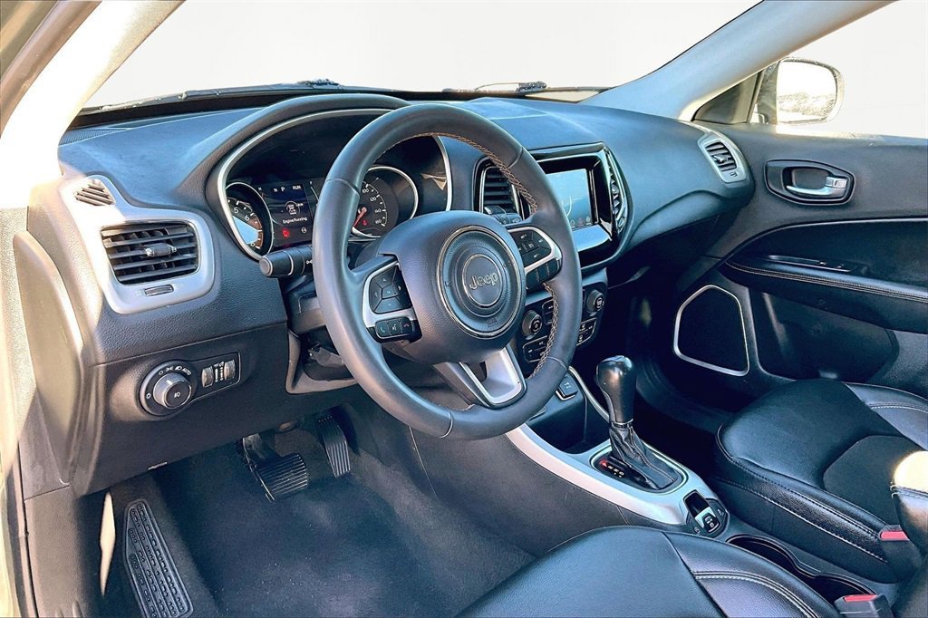 Used 2021 Jeep Compass Latitude image 14