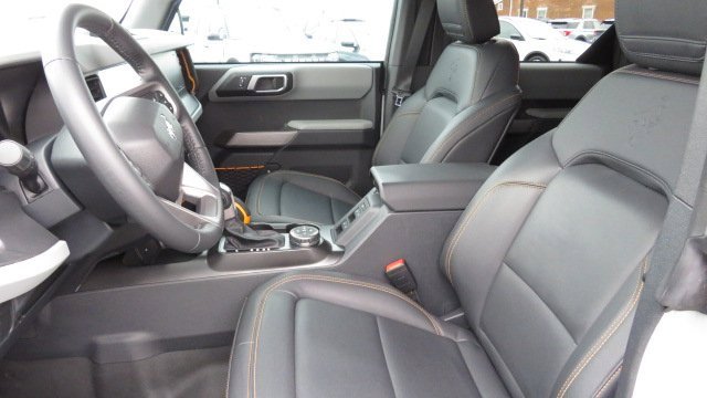 Certified 2022 Ford Bronco Badlands w/ Sasquatch Package image 4