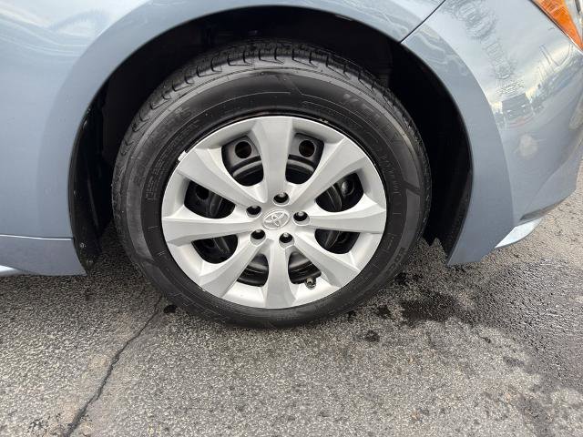 Used 2021 Toyota Corolla LE image 9