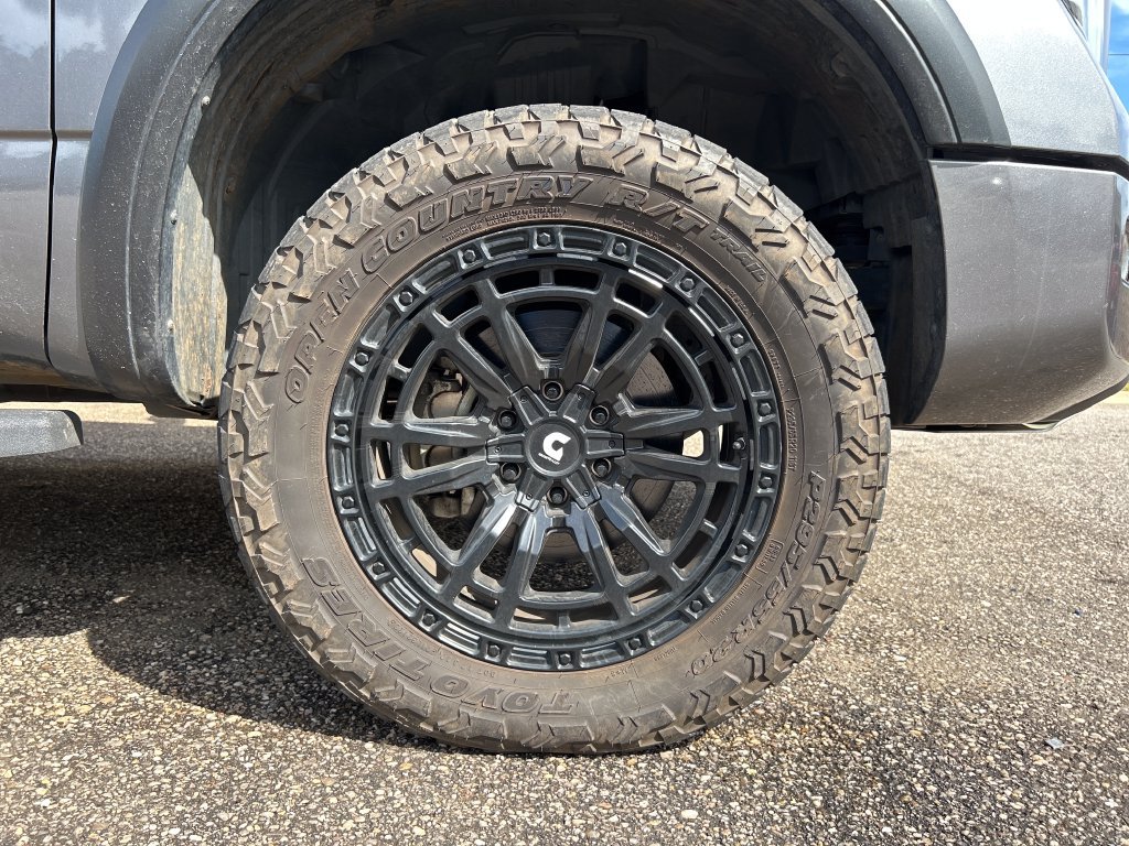 Used 2021 Nissan Titan PRO-4X w/ Off Road Protection Package AWD/4WD image 7