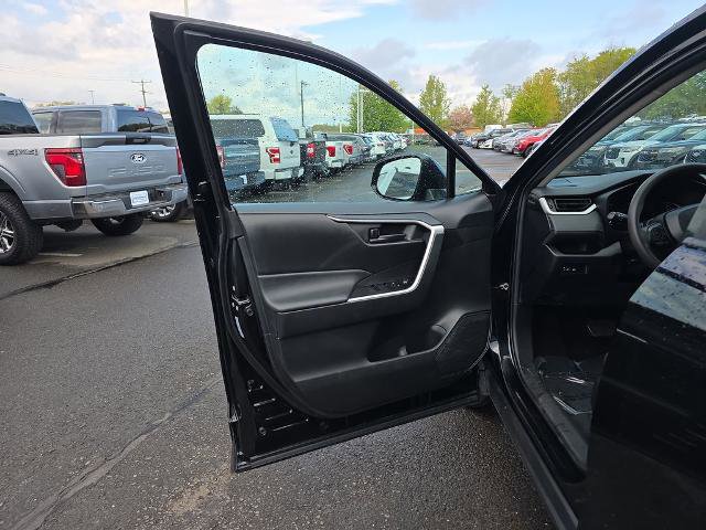 Used 2024 Toyota RAV4 LE AWD/4WD image 19