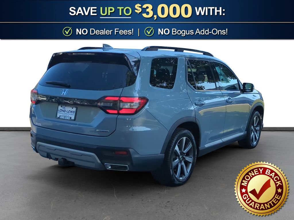 Used 2025 Honda Pilot Touring image 7