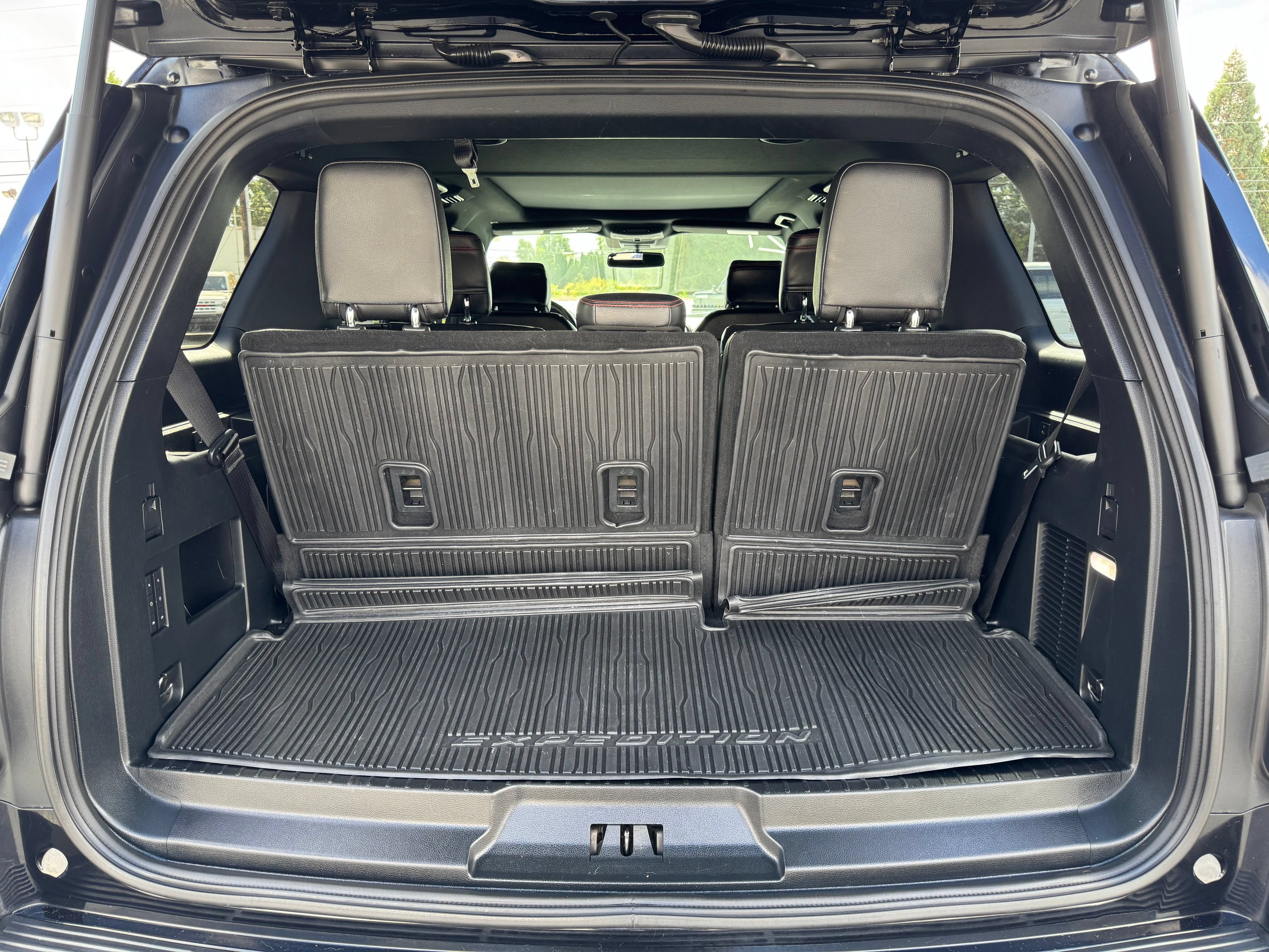 Certified 2020 Ford Expedition Limited w/ Equipment Group 303A AWD/4WD image 38