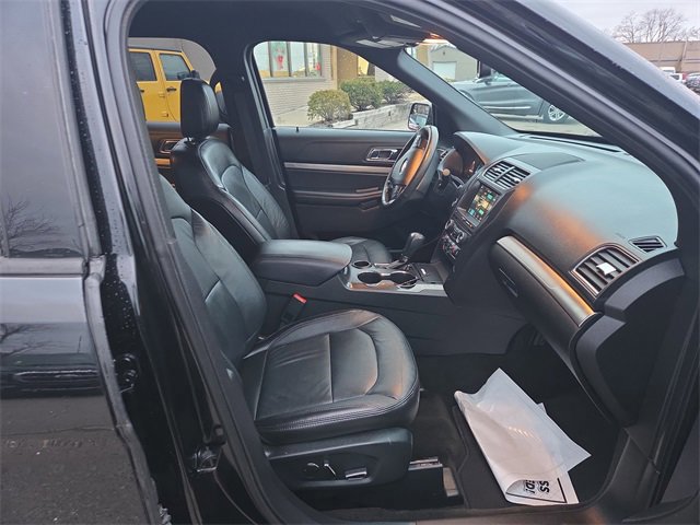 Certified 2018 Ford Explorer XLT w/ Equipment Group 202A image 20