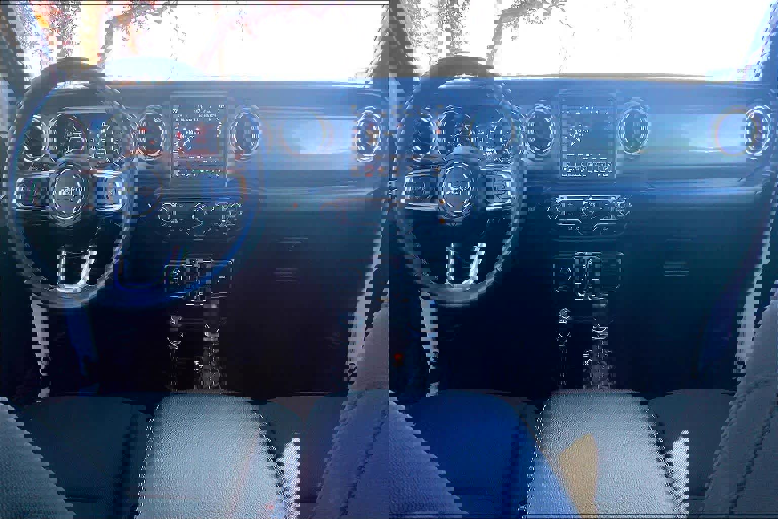 Used 2023 Jeep Wrangler Sahara image 15