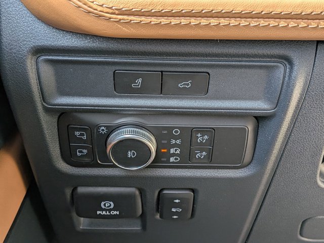 Certified 2022 Ford Expedition Platinum image 19