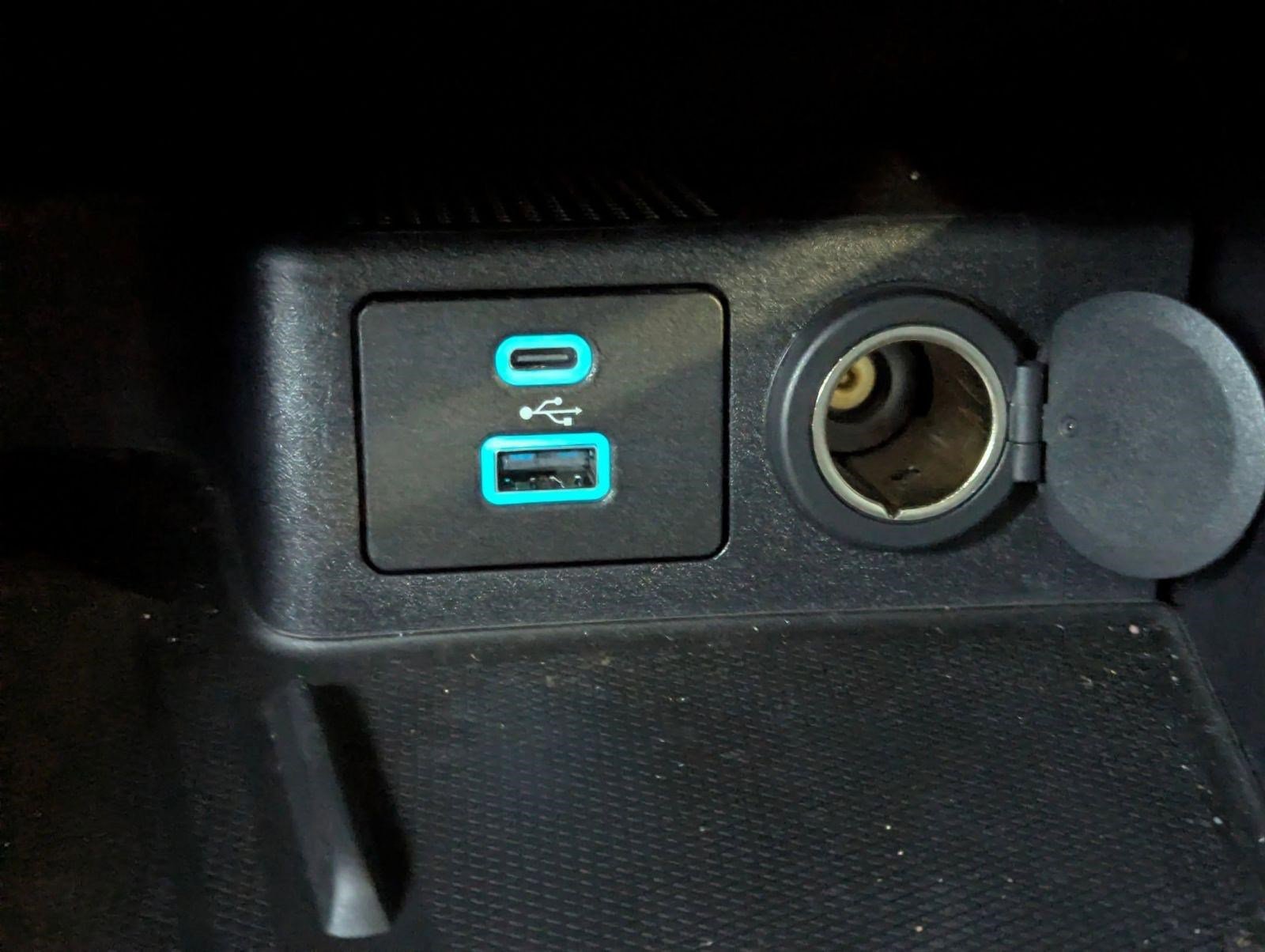 Certified 2021 Ford Escape Titanium w/ Titanium Elite Package image 29