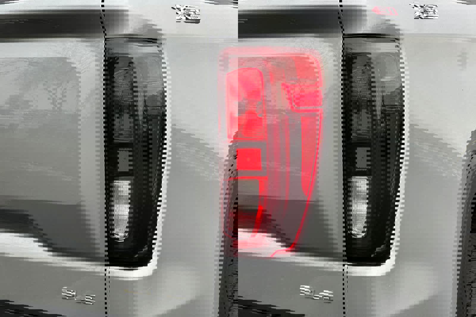 Used 2023 GMC Sierra 1500 SLE w/ Preferred Package image 26