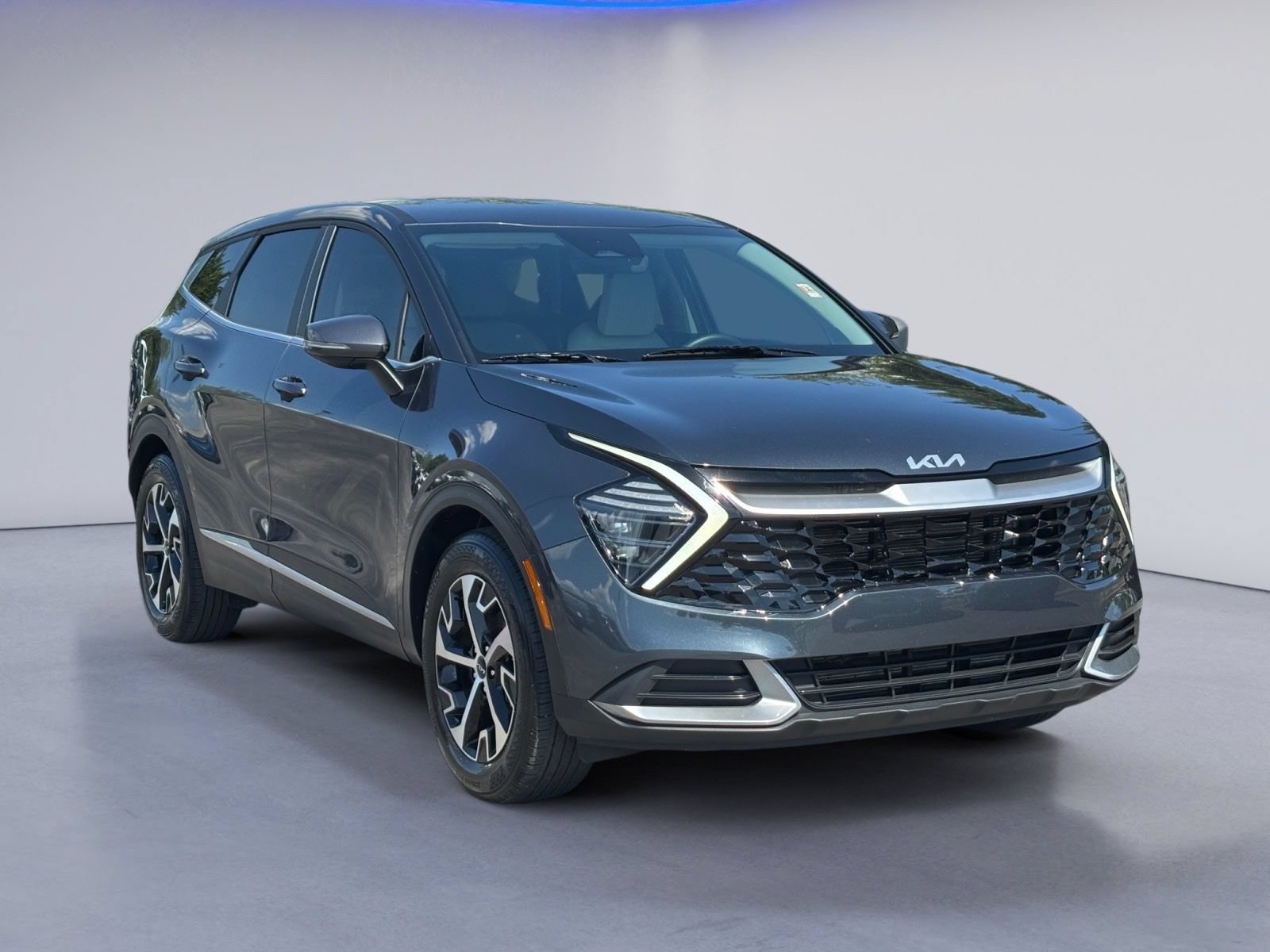 Used 2025 Kia Sportage EX FWD image 11