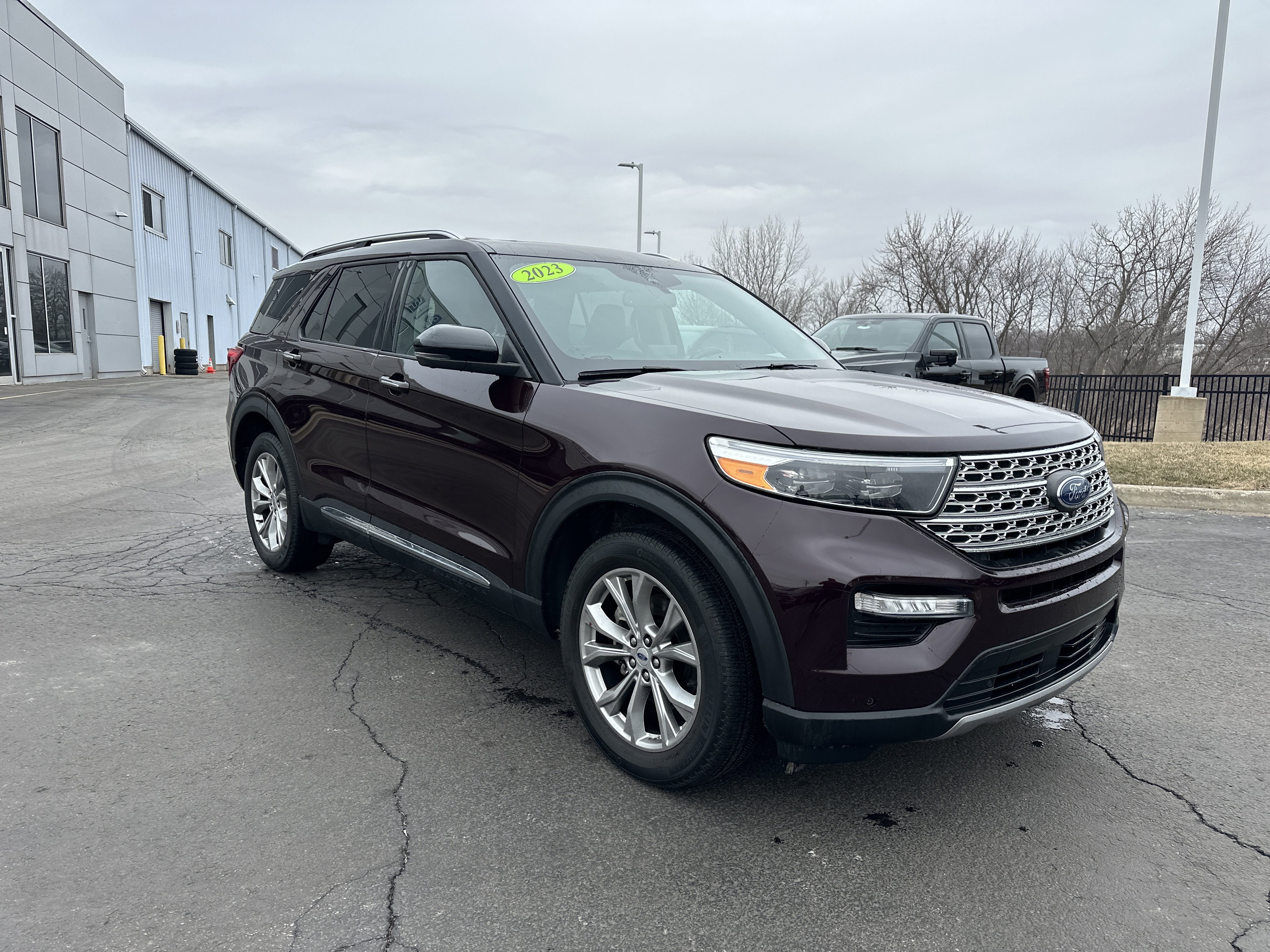 Certified 2023 Ford Explorer Limited w/ Limited Technology Package image 1
