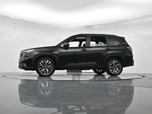 Used 2025 Subaru Forester Touring AWD/4WD image 30