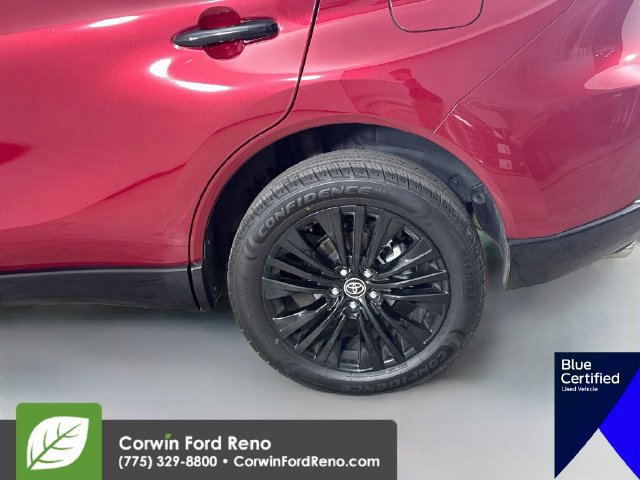 Used 2023 Toyota Venza Nightshade AWD/4WD image 33