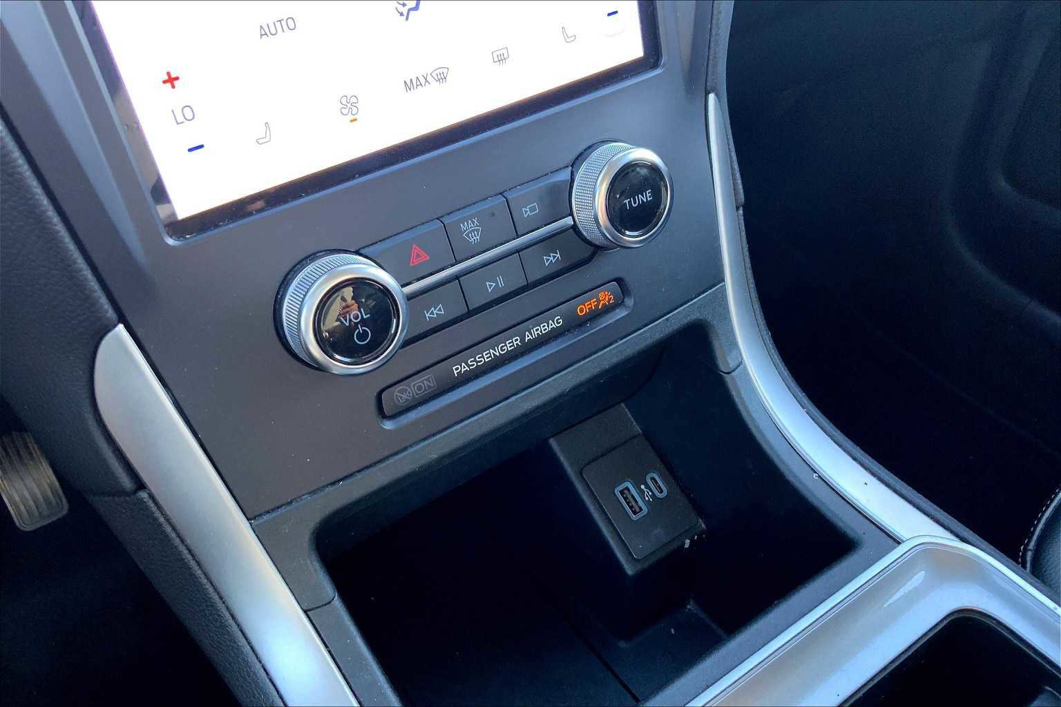 Certified 2024 Ford Edge SEL image 63