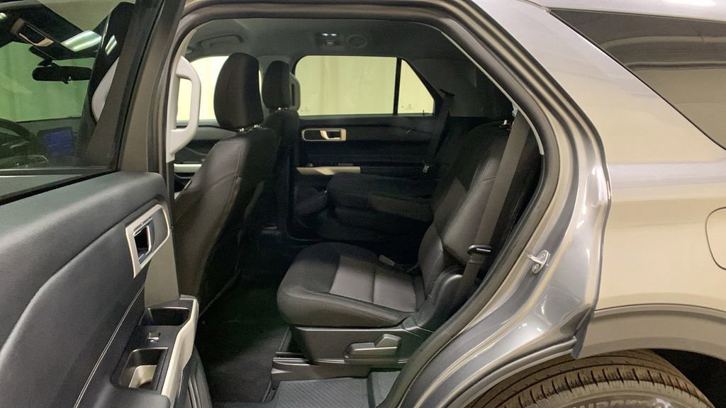 Certified 2023 Ford Explorer XLT w/ Class IV Trailer Tow Package image 28