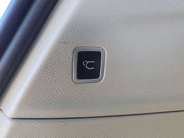 Used 2024 Chrysler Pacifica Limited FWD image 18