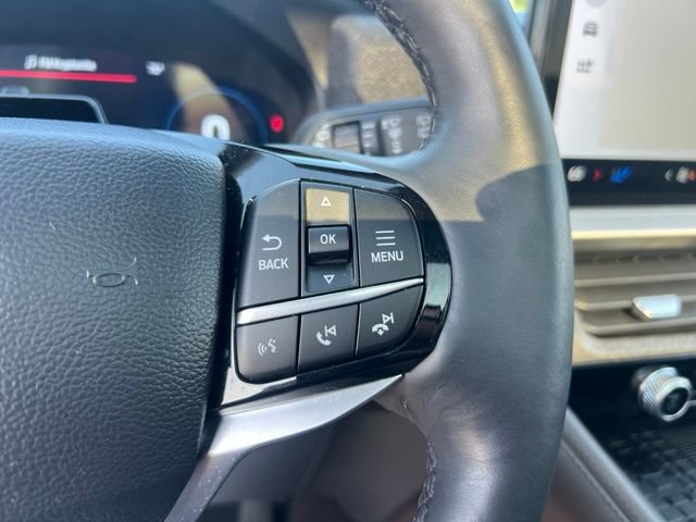 Certified 2025 Ford Explorer Platinum AWD/4WD image 11