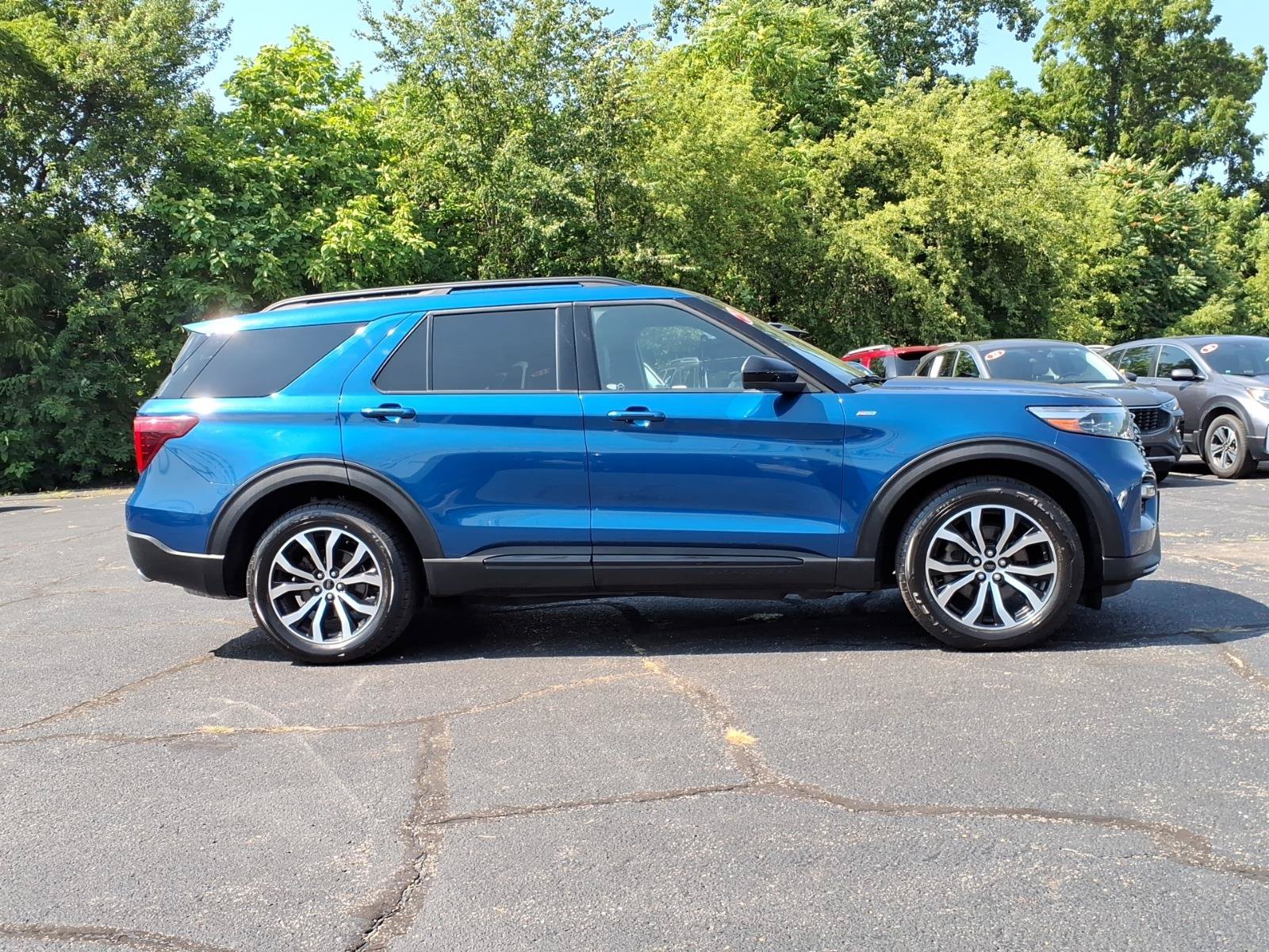 Certified 2023 Ford Explorer ST-Line w/ Class IV Trailer Tow Package AWD/4WD image 23