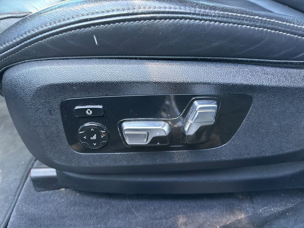 Used 2021 BMW X7 xDrive40i w/ M Sport Package image 9